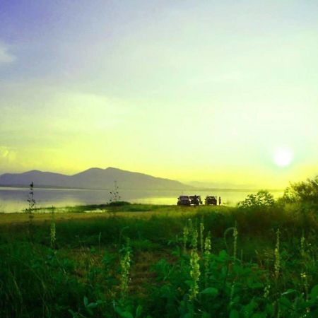Ratchaburi Lake Scene Resort מראה חיצוני תמונה
