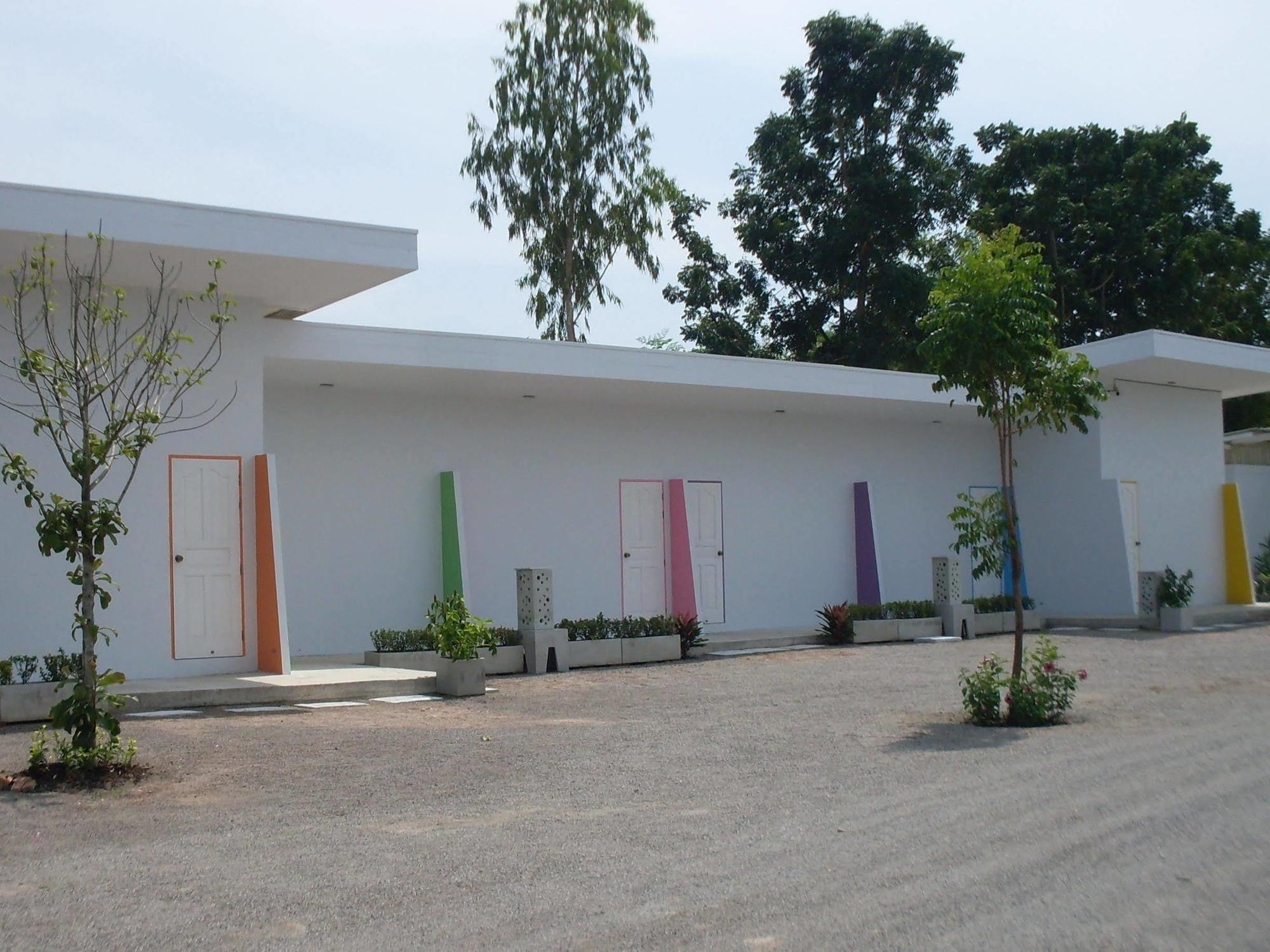 Ratchaburi Lake Scene Resort מראה חיצוני תמונה