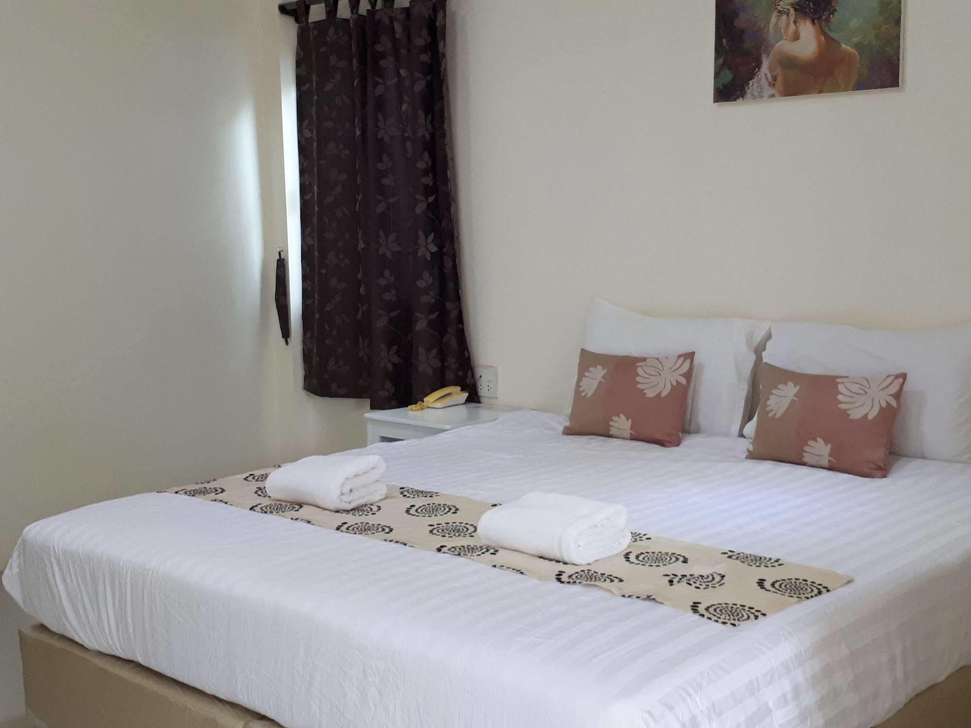 Ratchaburi Lake Scene Resort מראה חיצוני תמונה