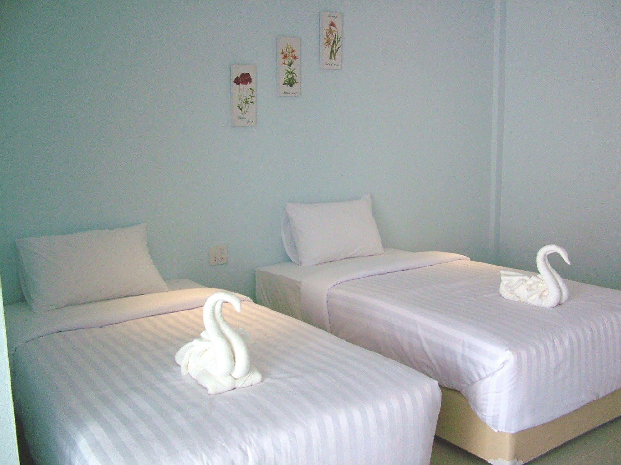 Ratchaburi Lake Scene Resort מראה חיצוני תמונה